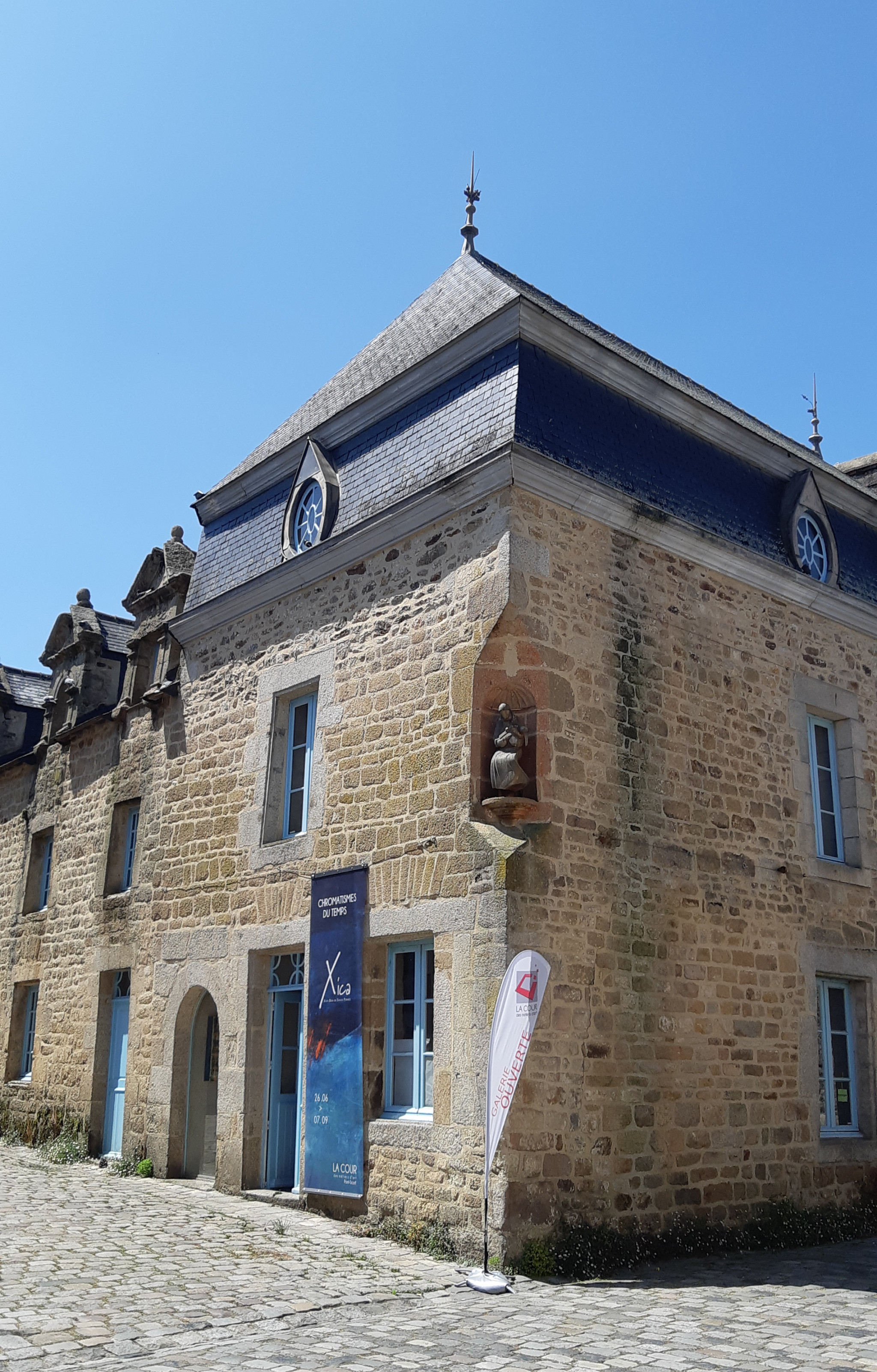 A LA COUR des métiers d'art, chaque artiste façonne son œuvre avec passion et originalité, Lorient Bretagne Sud (56 Morbihan)