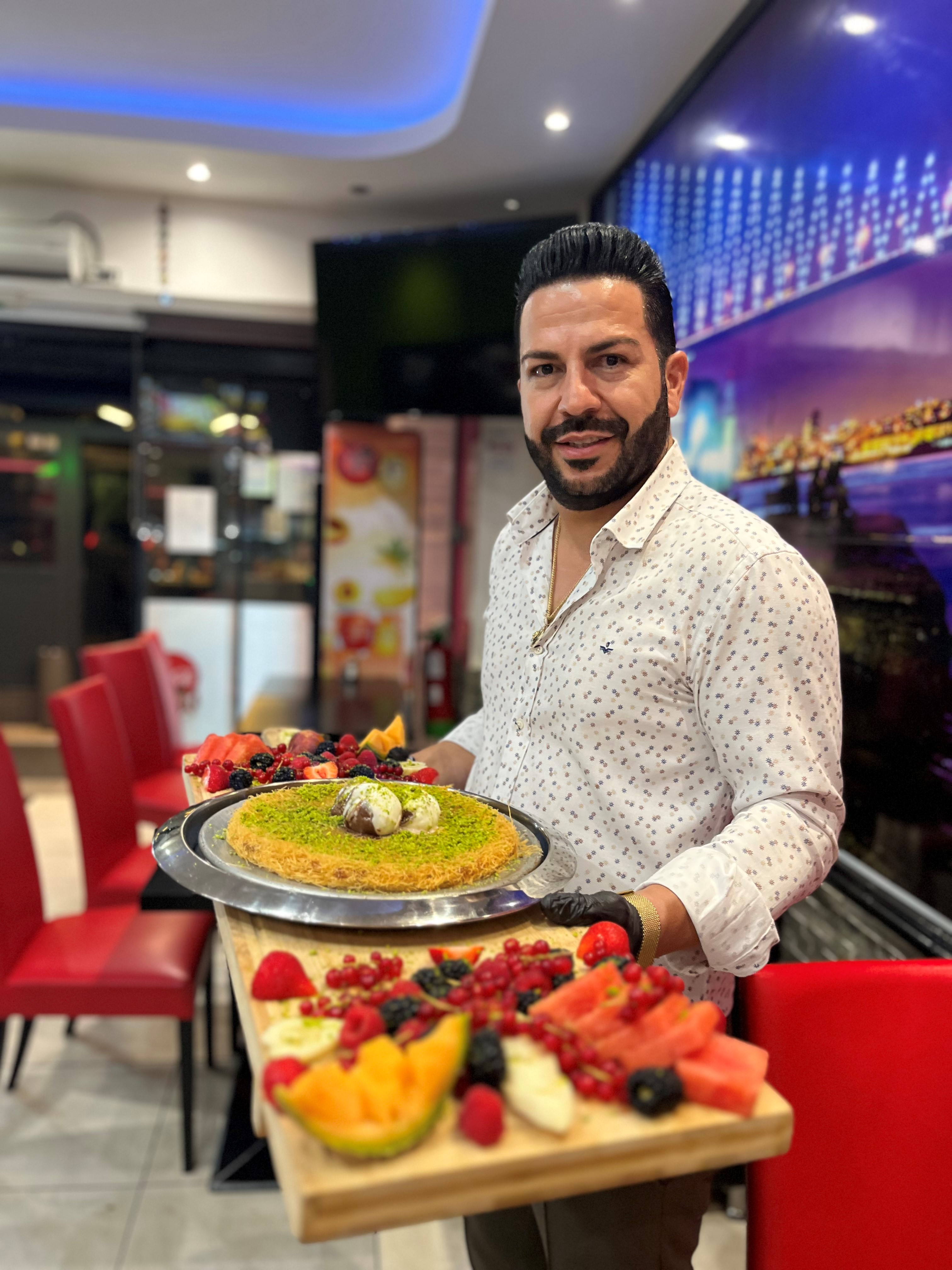 A Star Istanbul, Sado vous accueille et vous prépare de bons plats avec des produits frais, à Hennebont, près de Lorient (Morbihan, 56) en Bretagne Sud.