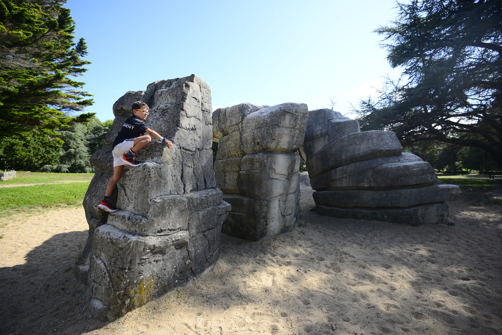 Aire de jeux pour enfants dans le parc du Bois du Château à Lorient (Morbihan) 56