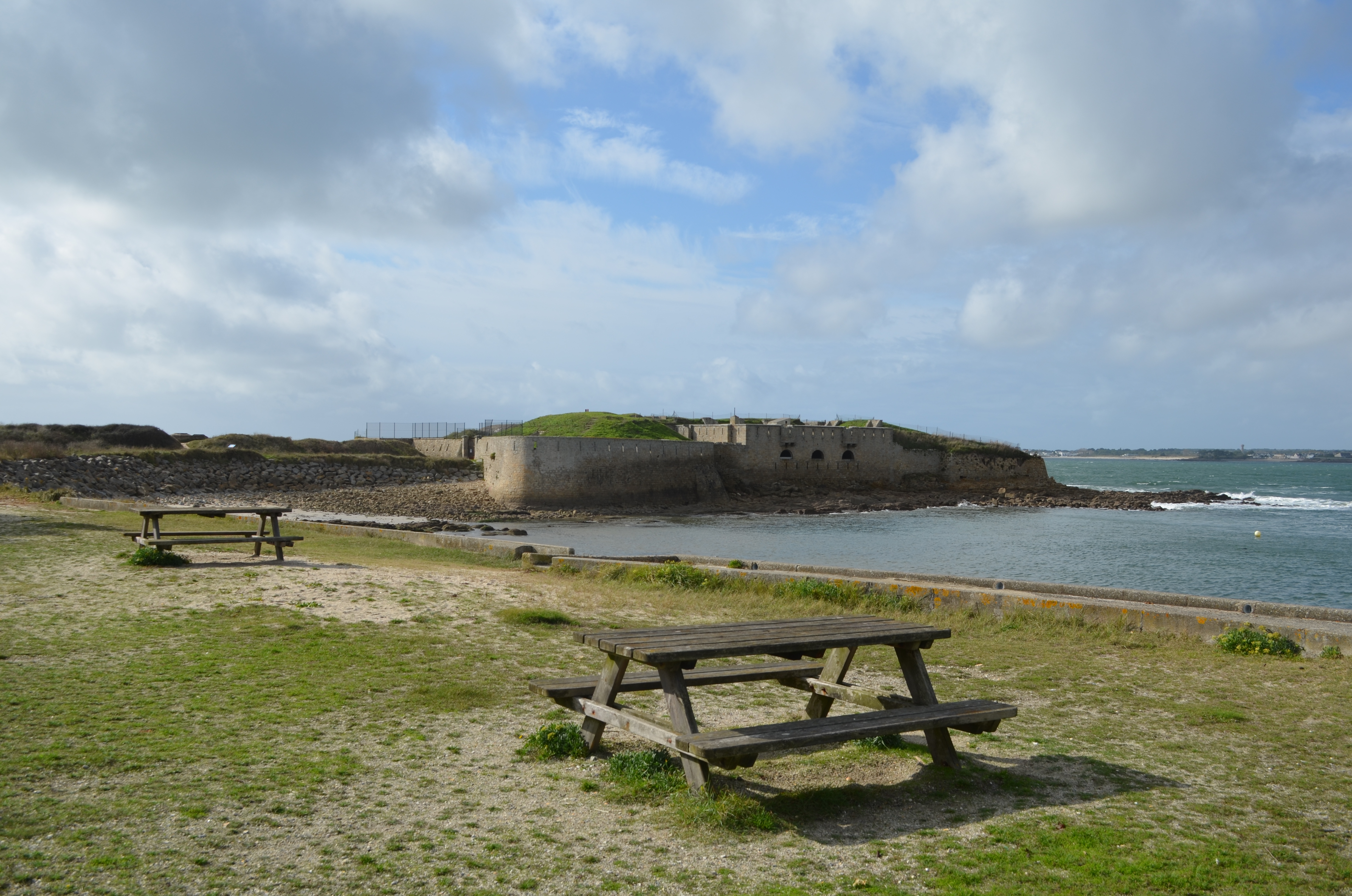 Aires de pique-nique à proximité dela plage de Porh Puns à Gâvres (Morbihan) 56