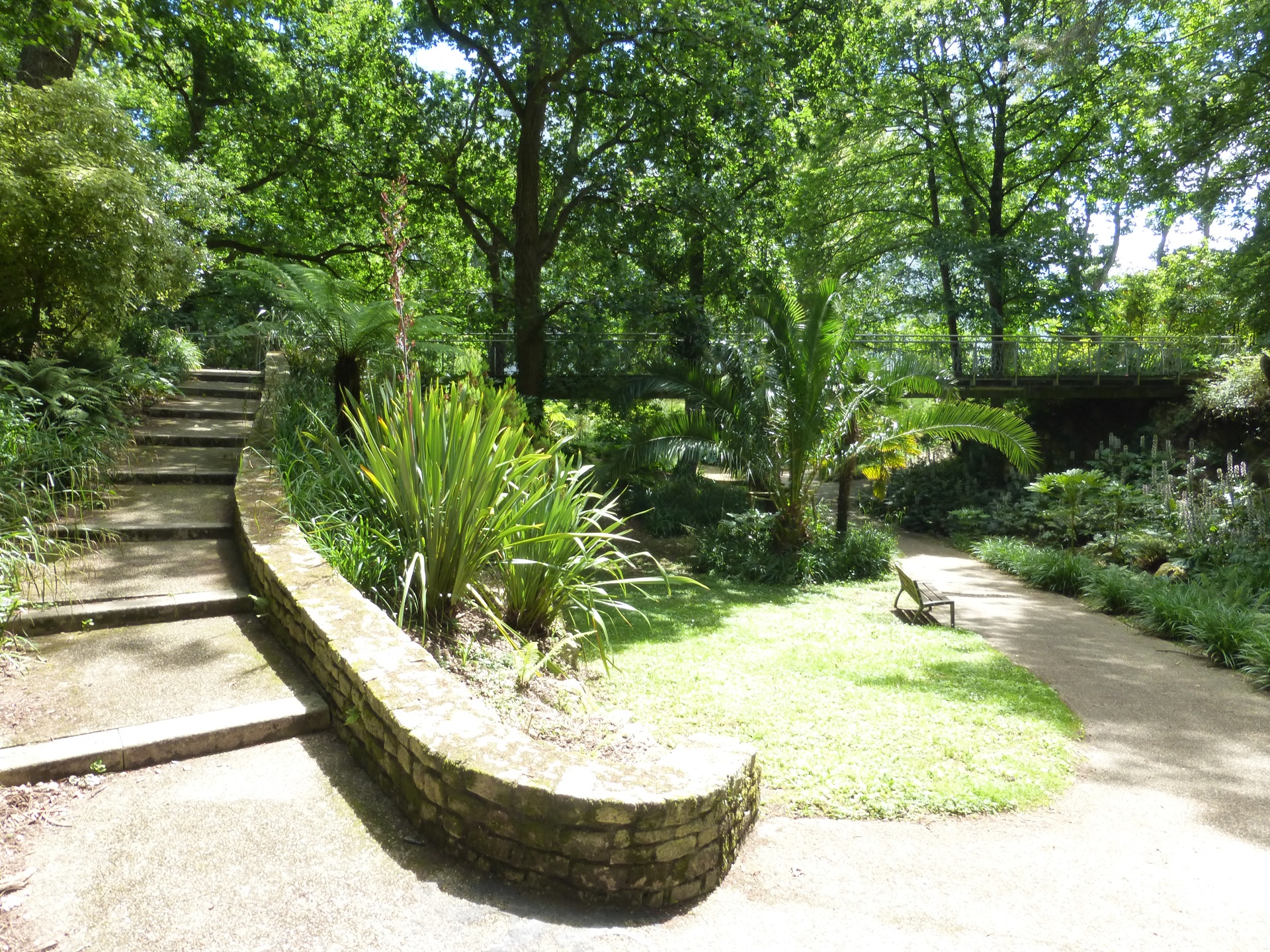 Allée au Parc du Venzu à Lorient (Morbihan) 56