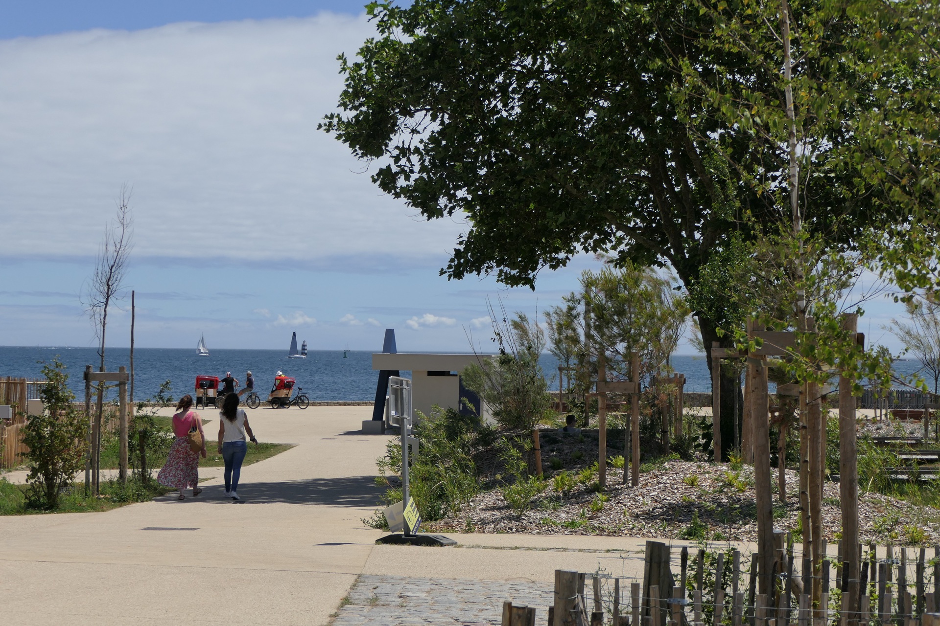 Allée du parc de l'océan de Port-Maria à Larmor-Plage proche de Lorient (Morbihan) 56
