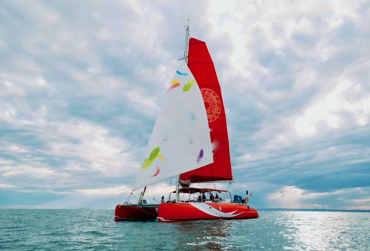 Bag Hatoup à Lorient - île de Groix, au départ du port de pêche de Lorient, navigation en Bretagne à bord d'un catamaran passagers (Morbihan, 56)