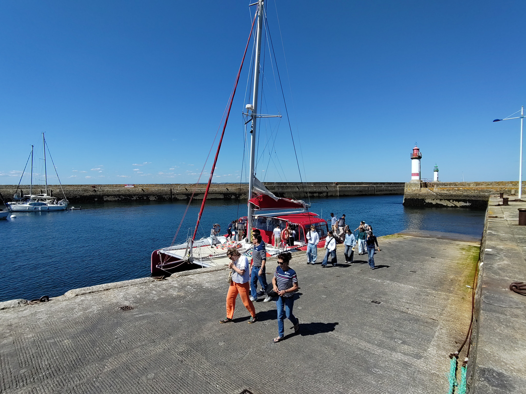 Bag Hatoup- l'île de Groix à la Voile, débarquement des passagers à Port-Tudy, à Lorient Bretagne Sud (Morbihan, 56)