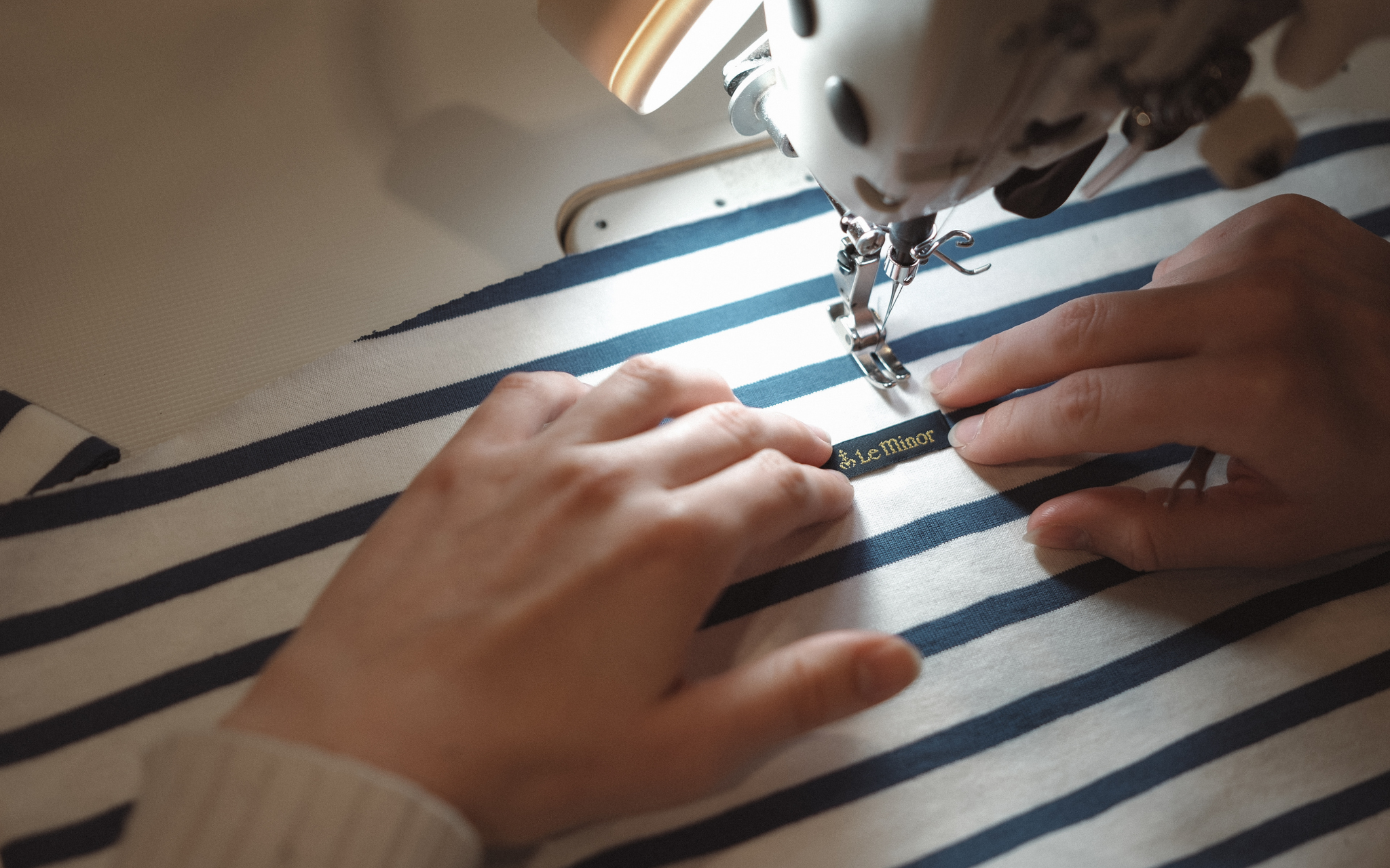 Découvrez la marinière et le pull marin authentiques fabriqués chez Le Minor à Guidel à Lorient Bretagne Sud (Morbihan, 56)