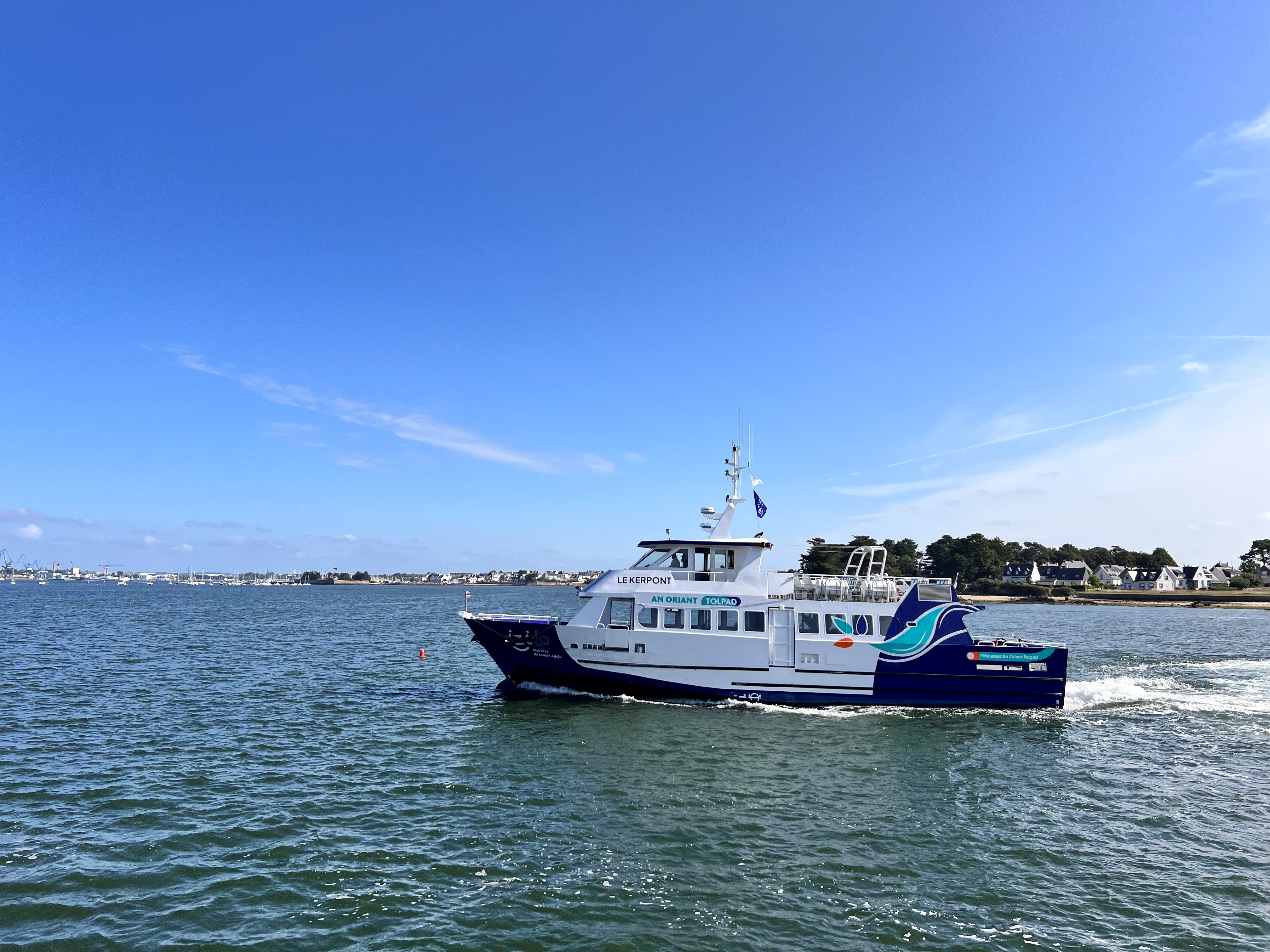 Découvrez le réseau de batobus pour traverser la Rade de Lorient et rejoindre Port-Louis, Locmiquelic ou Gâvres à Lorient Bretagne Sud ( Morbihan, 56)