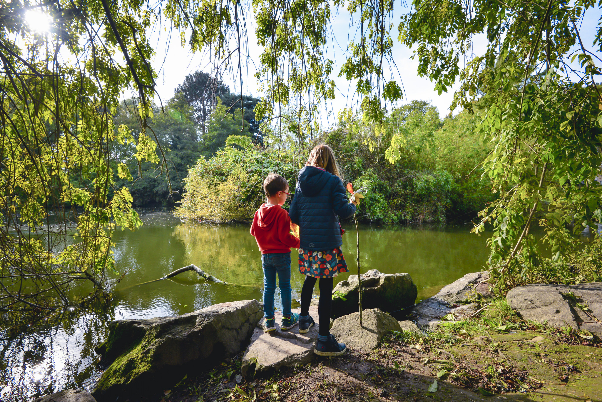 Enfants au parc du Plessis à Lanester proche Lorient (Morbihan) 56