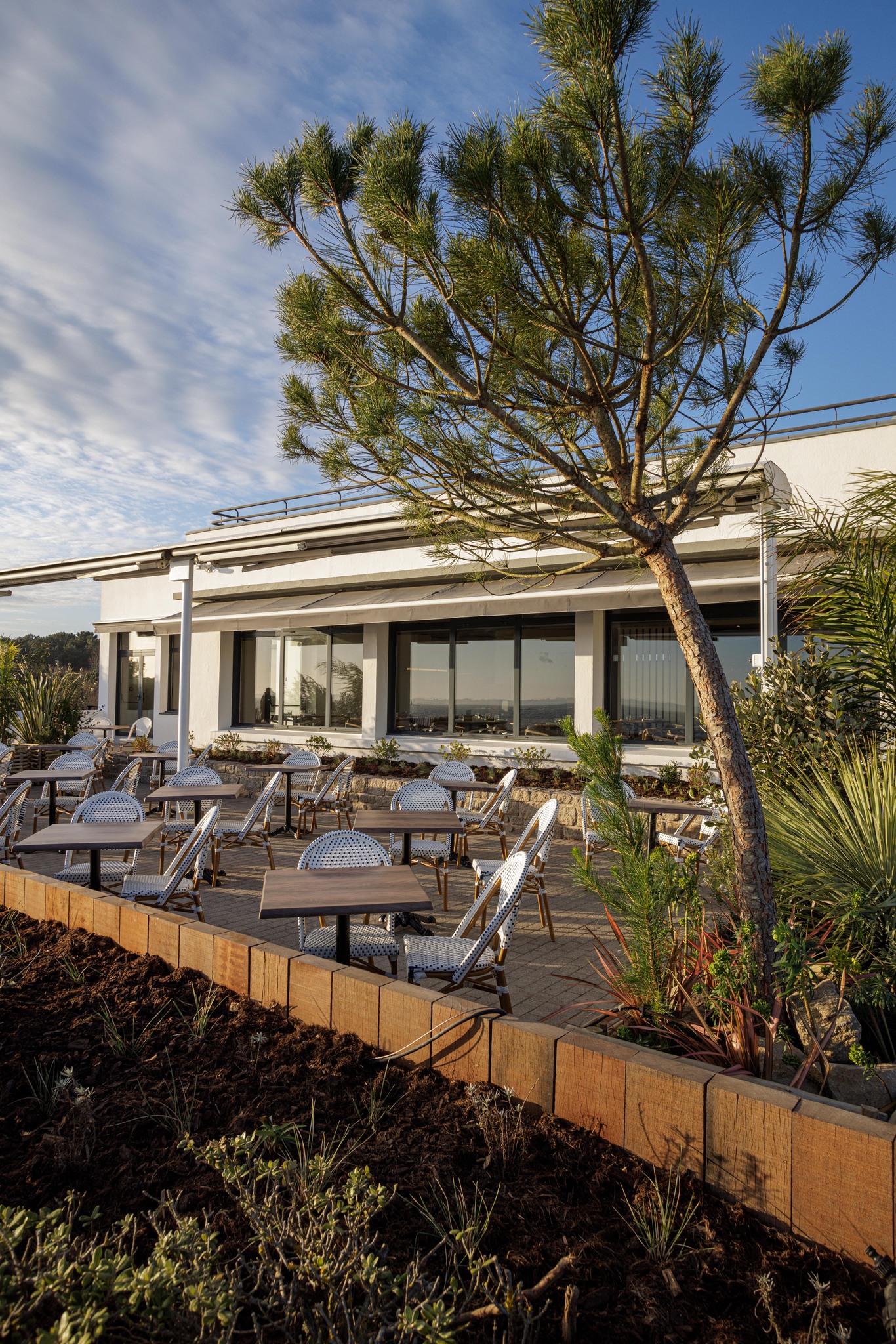 Hôtel les mouettes, à 2 pas de Lorient, face à groix, terrasse ensoleillée avec bar et restaurant (lorient bretagne sud morbihan 56)