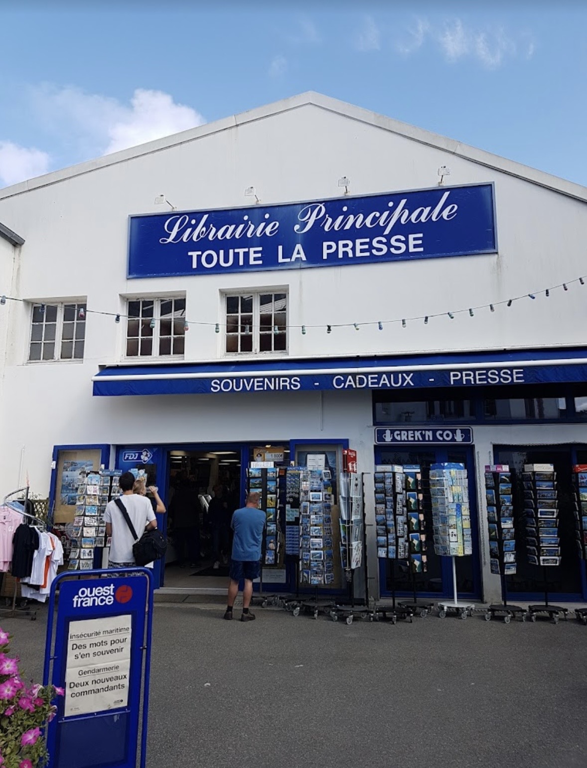 Librairie principale , La belle Histoire dans le bourg de l'Ile de Groix à Lorient Bretagne Sud (Morbihan,56)