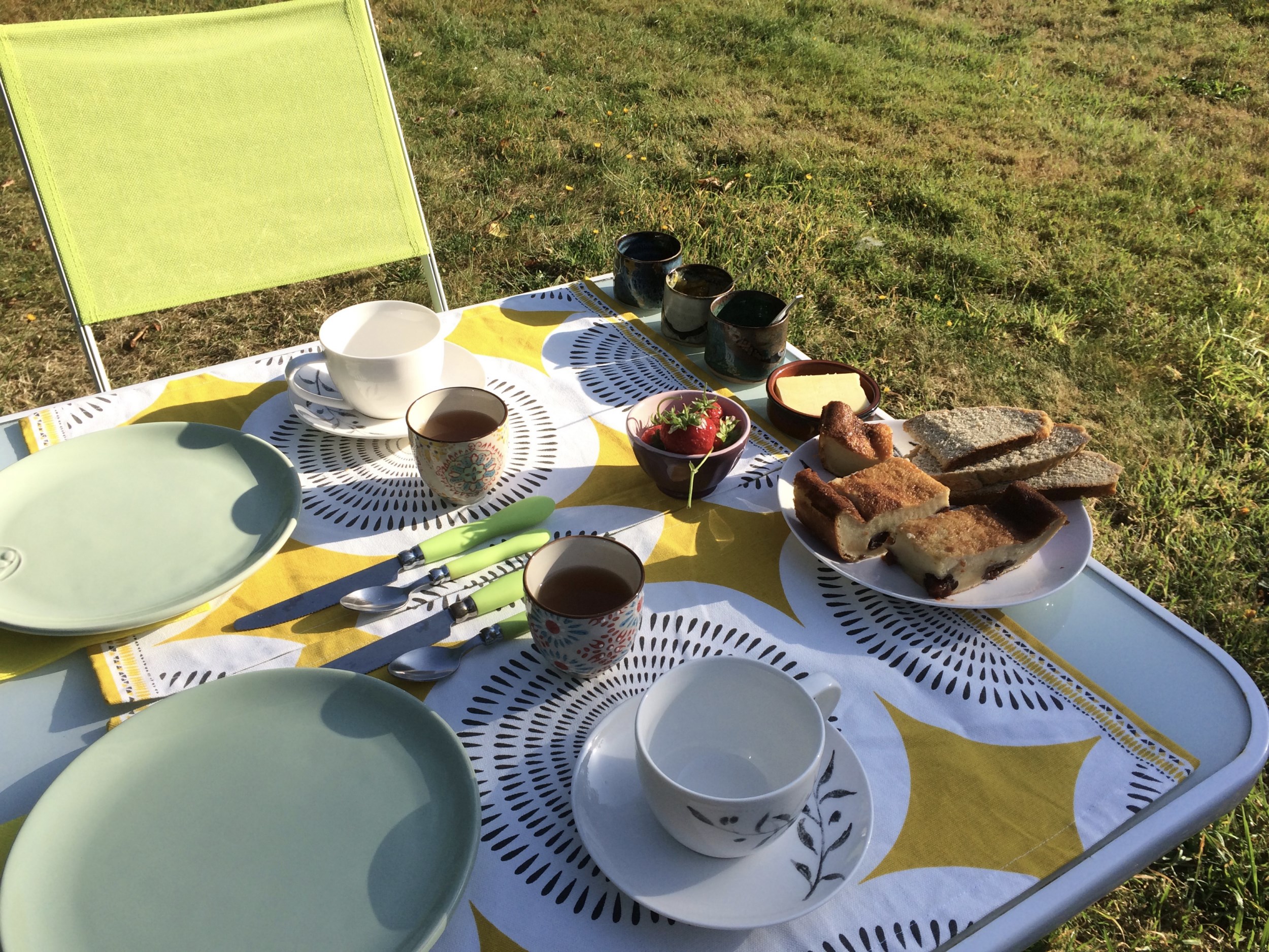 Petit déjeuner dans cette maison d'hôtes à Guidel à Lorient Bretagne Sud ( Morbihan, 56)