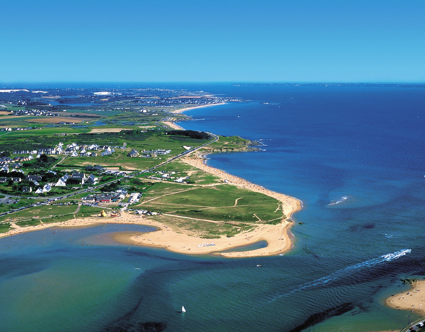 Profitez d'un séjour en famille au Belambra Clubs de Guidel-Plages, à deux pas de l'océan (Morbihan, 56).