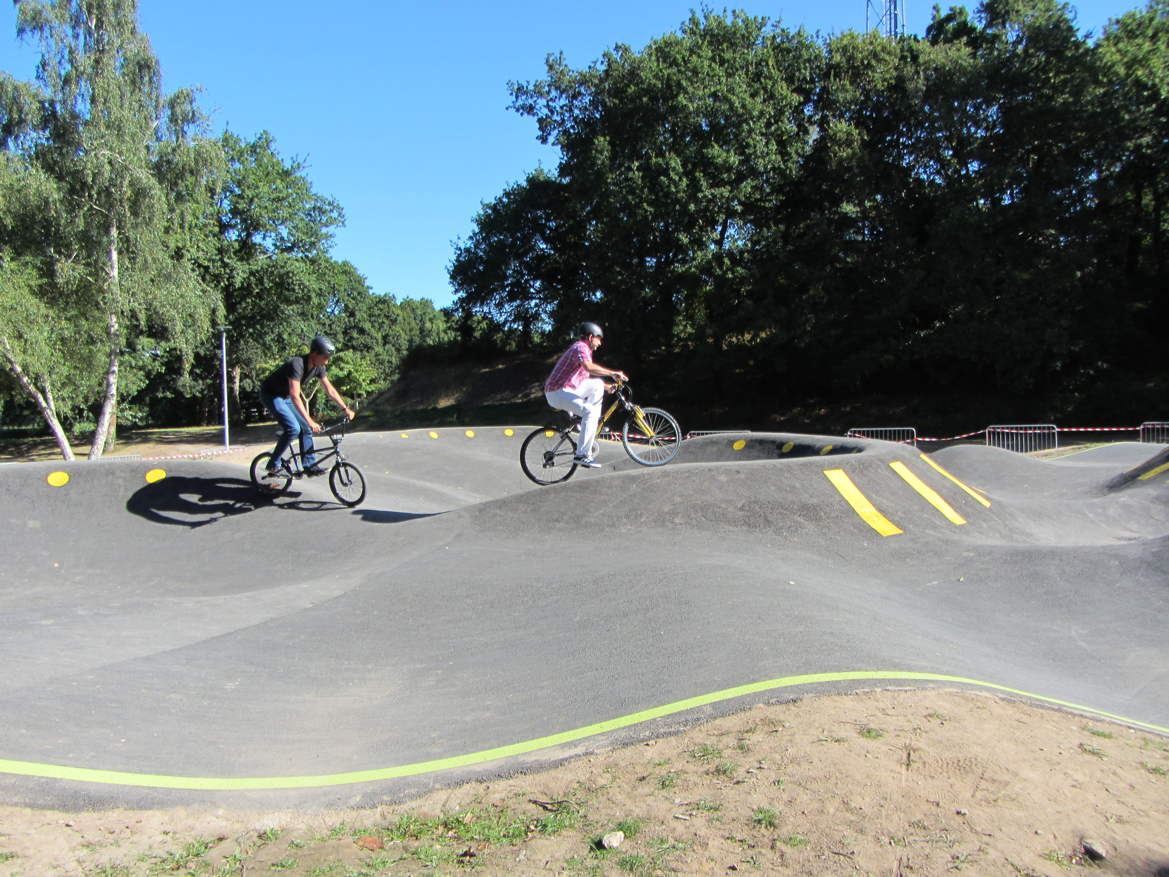 Pumptrack sur skate park à Caudan proche Lorient (Morbihan, 56)
