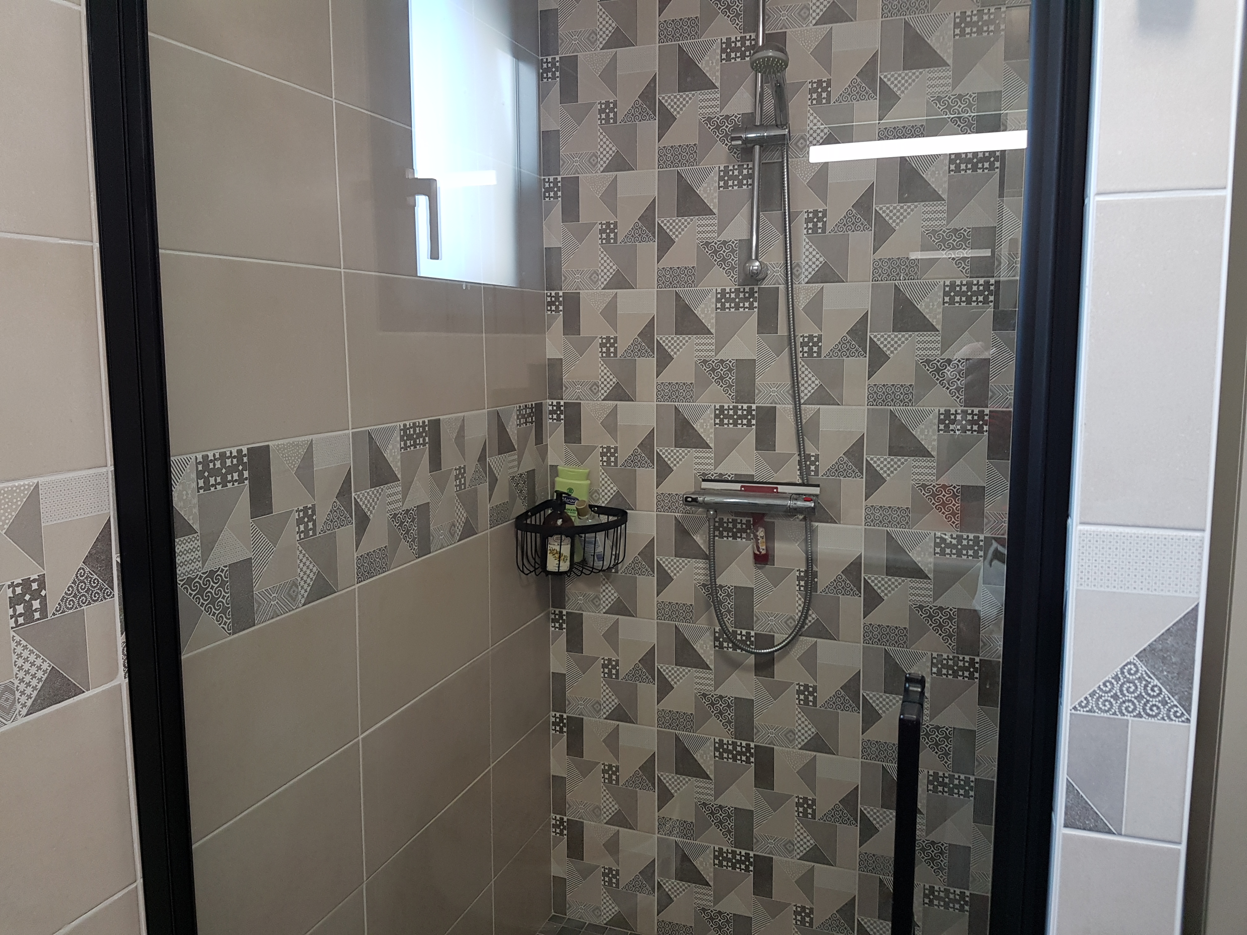 Salle d’eau indépendante dans la Maison d'hôtes Hennebont, Lorient Bretagne Sud (56 Morbihan)