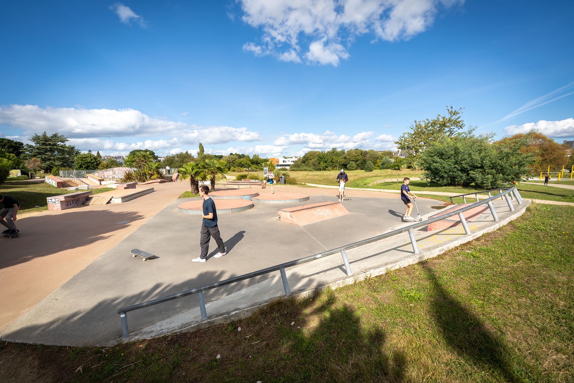 Skatepark à Lanester et garçons sur rampes (MORBIHAN) 56