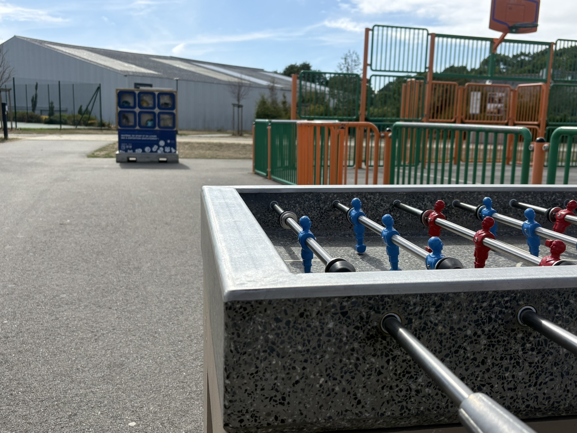 Sports libres et baby foot à l'aire de jeux plaine Oxygène - Passe Ouest à ploemeur proche Lorient (Morbihan) 56