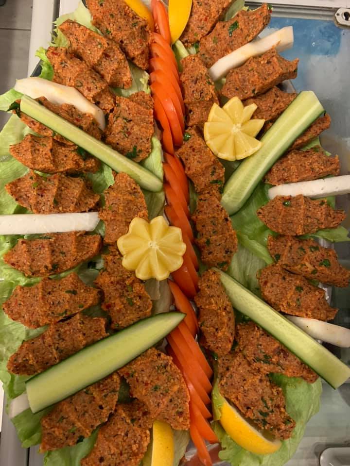 Star Istanbul vous propose tous les jours des plats avec produits frais dans son restaurant kebab en plein centre d'Hennebont, près de Lorient, (Morbihan, 56) Bretagne Sud