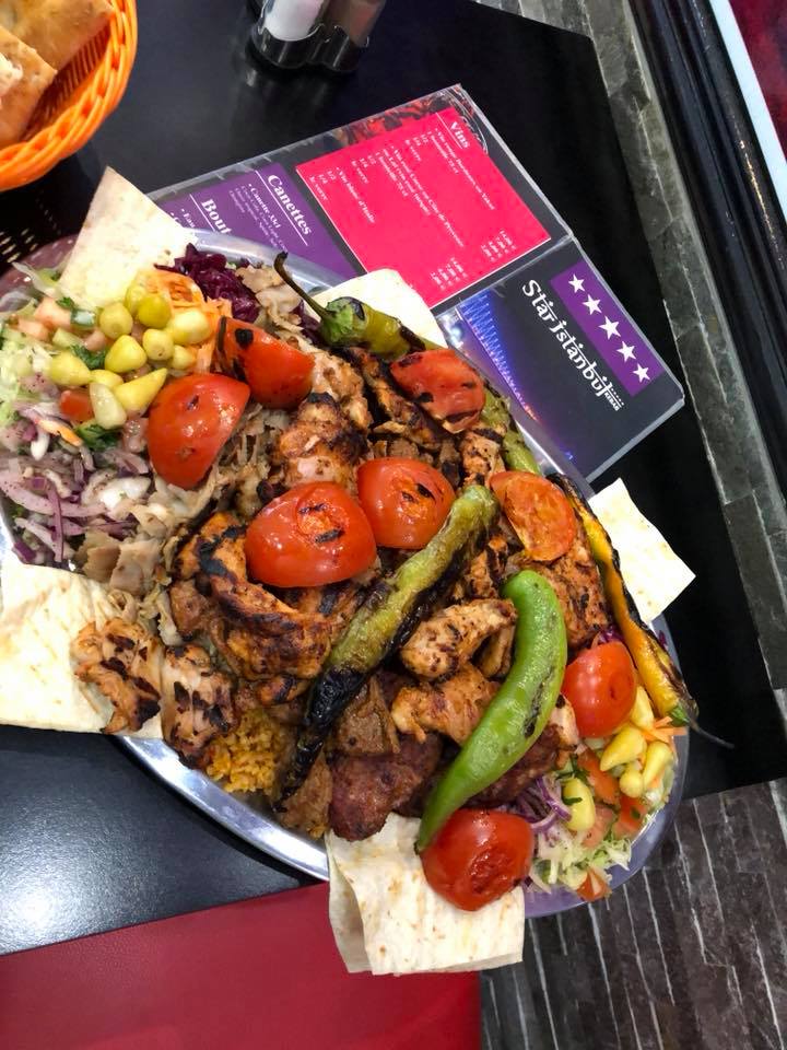 Star Istanbul vous propose tous les jours des plats avec produits frais et de saison dans son restaurant kebab en plein centre d'Hennebont, près de Lorient, (Morbihan, 56) Bretagne Sud