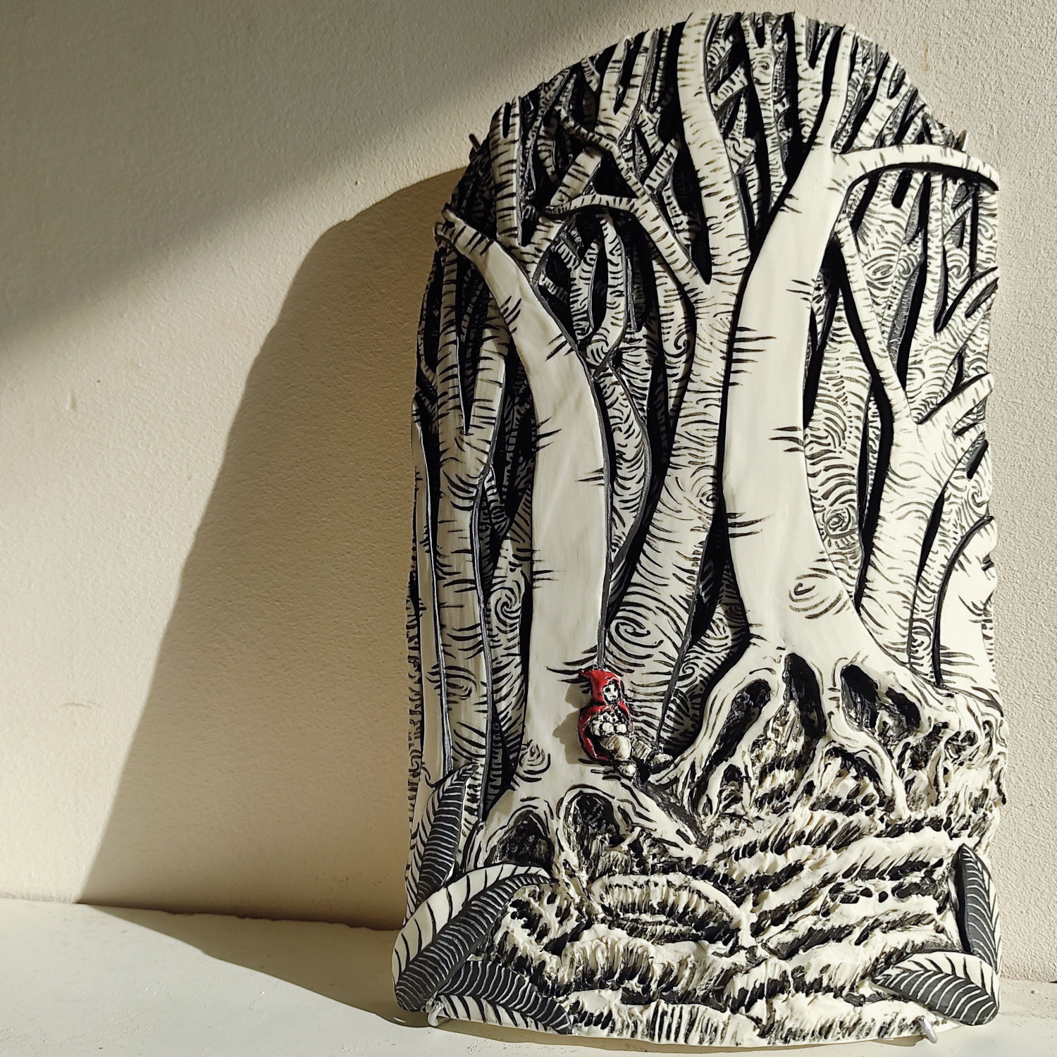 tableau graphique en porcelane de chez Catherine Eyraud Céramique à Pont-Scorff, proche Lorient Bretagne Sud (Morbihan, 56)