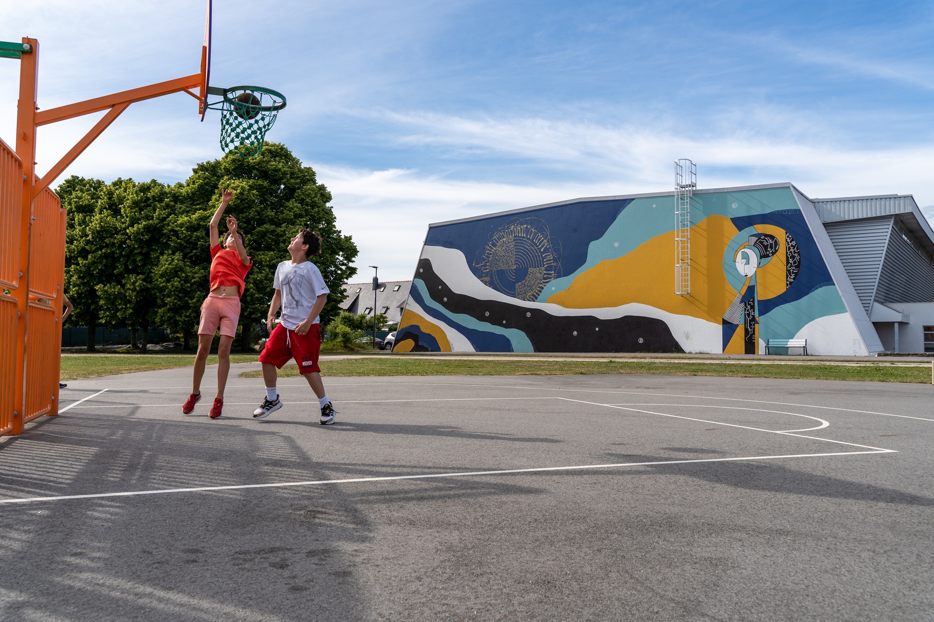 Terrain de basket à l'aire de jeux plaine Oxygène - Passe Ouest à ploemeur proche Lorient (Morbihan) 56