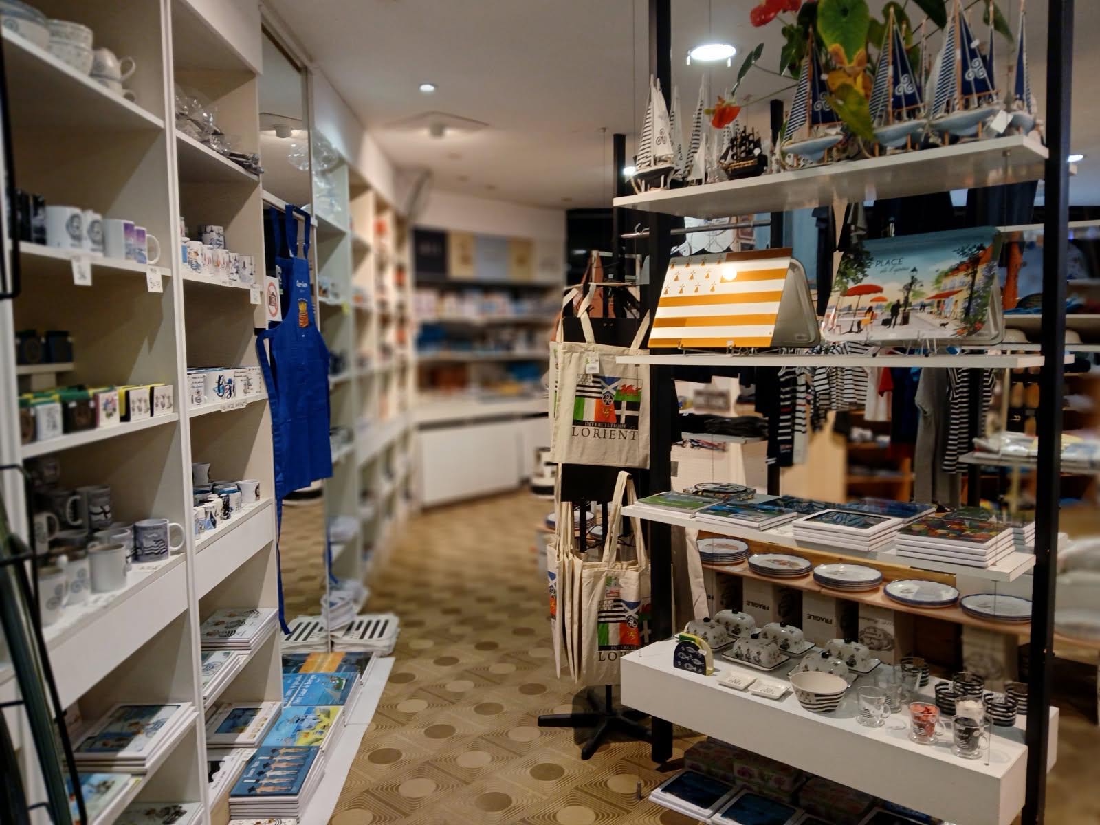 Torchons bigoudens, serviettes de bain, décoration, rapportez un souvenir de Bretagne de votre magasin Horizon Ouest à Lorient Bretagne Sud (Morbihan, 56)