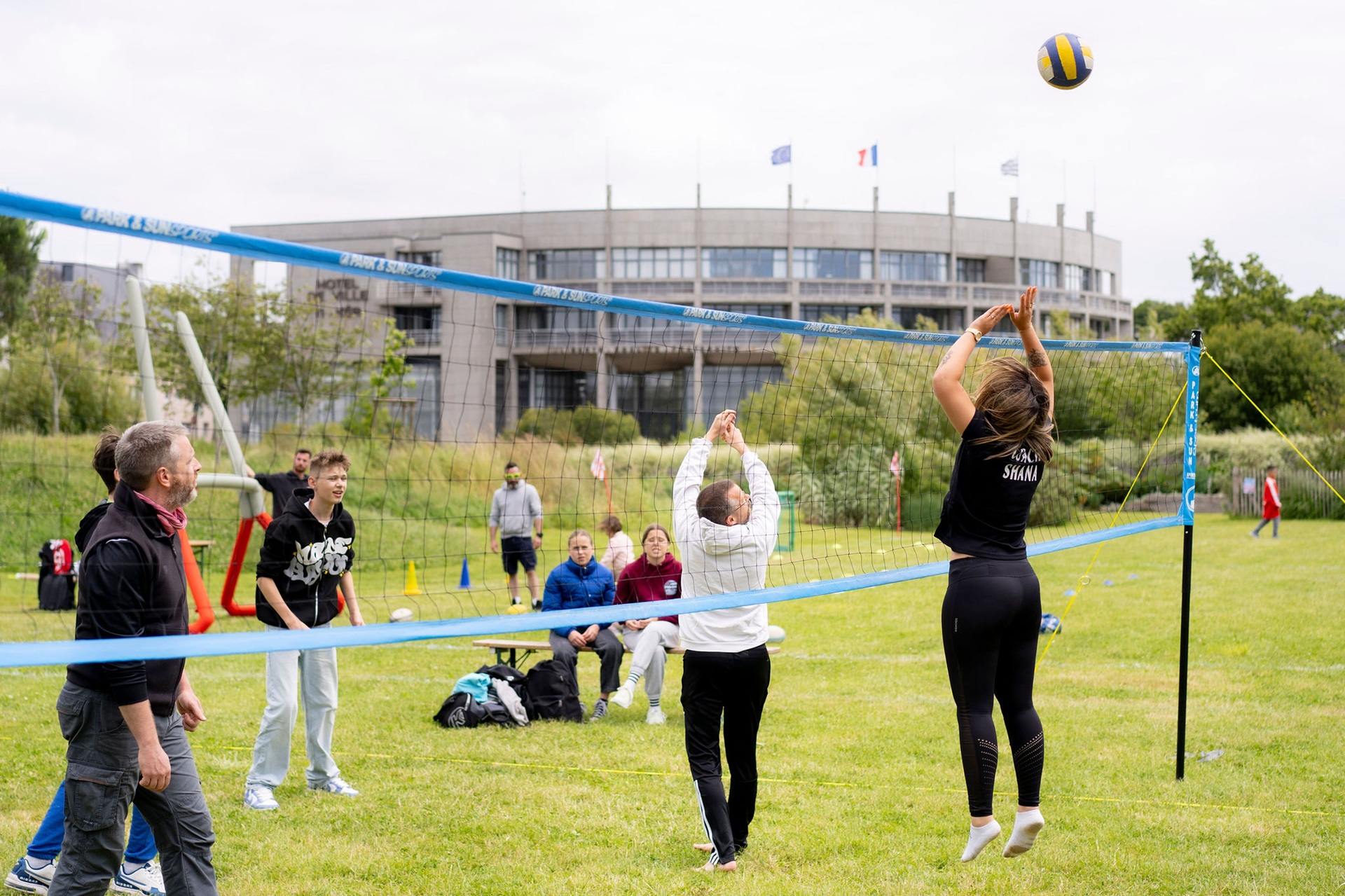 Tournoi de volley à l'Espace Mandela à Lanester proche Lorient (Morbihan) 56