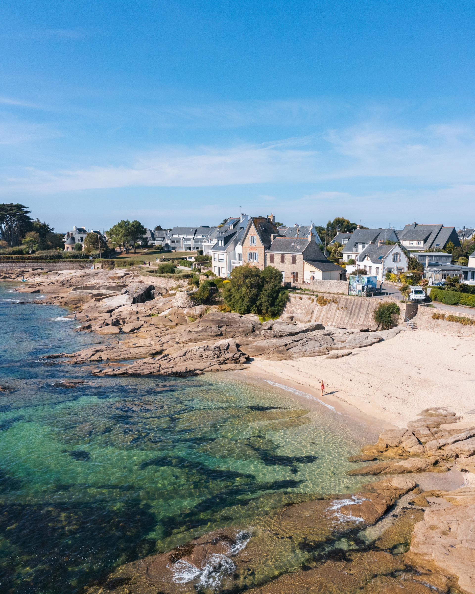 Vue aérienne de la plage-crique de Port-Fontaine Lomener à Ploemeur (Morbihan) 56