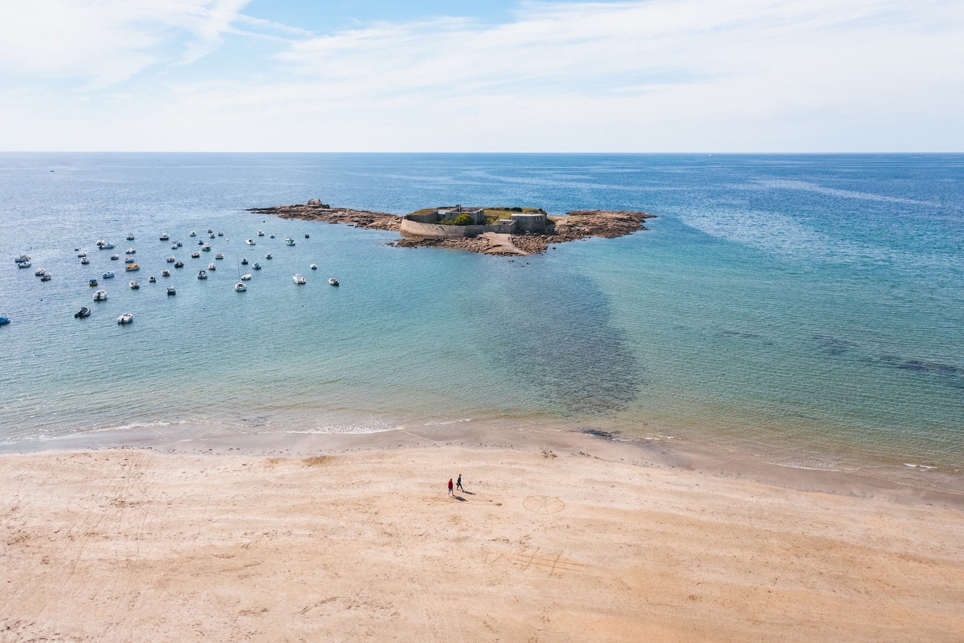 Vue aérienne sur le fort - plage du Fort Bloqué à Ploemeur (Morbihan) 56
