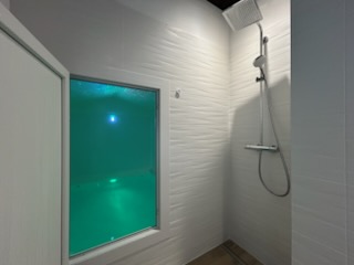 Vue d'une cabine du centre de flottaison, à Hennebont, près de Lorient (Morbihan, 56) Bretagne Sud