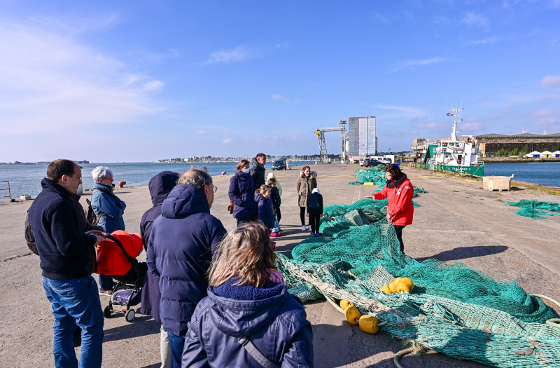 Comprendre les techniques de pêche lors de la visite La Marée du Jour au Port de pêche de Lorient Bretagne Sud (Morbihan, 56)