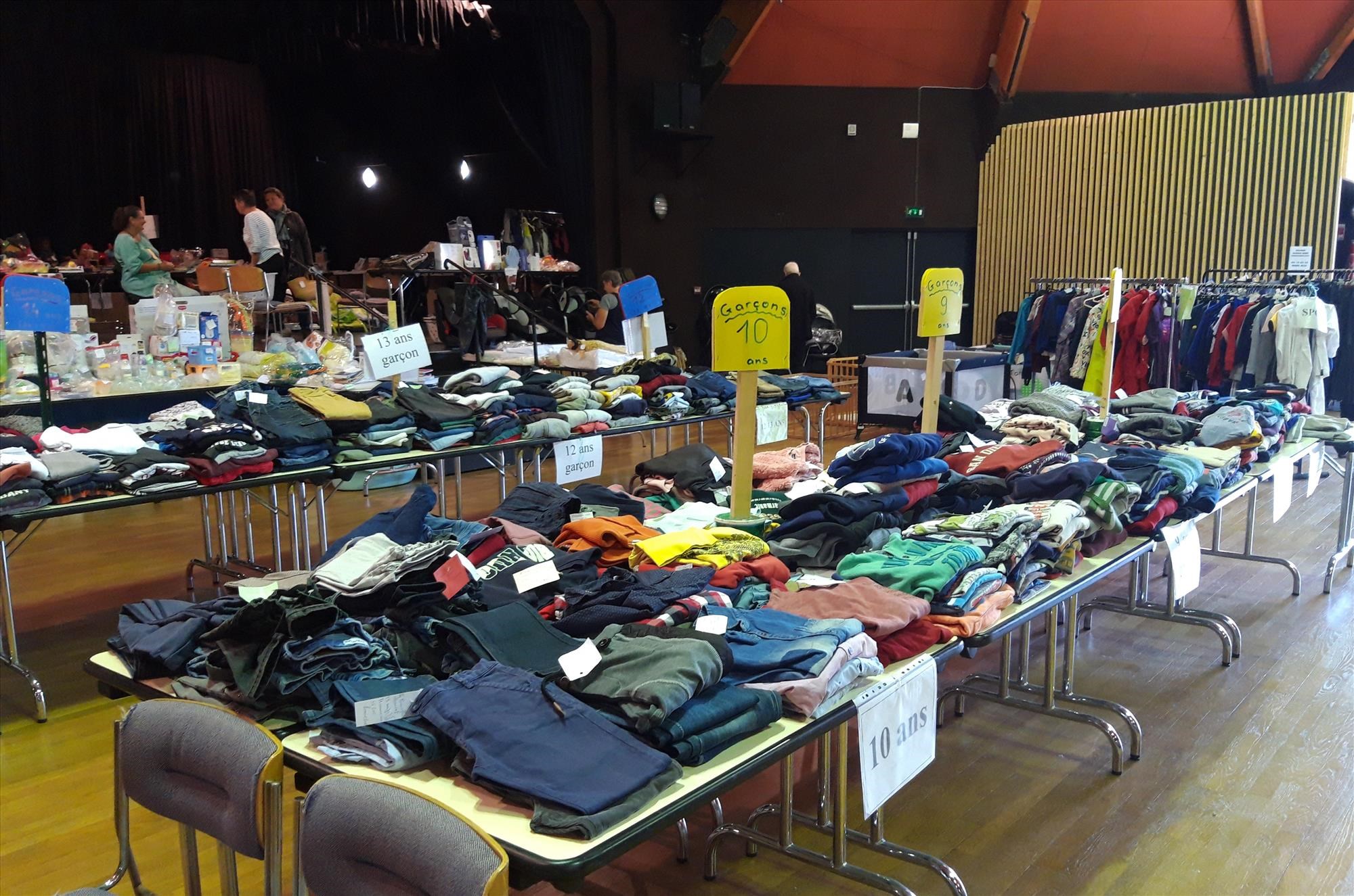 Bourse, braderie Hennebont