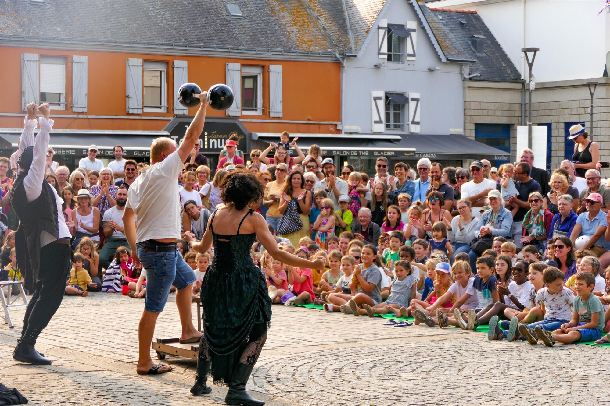 Art et spectacle de rue Larmor-Plage