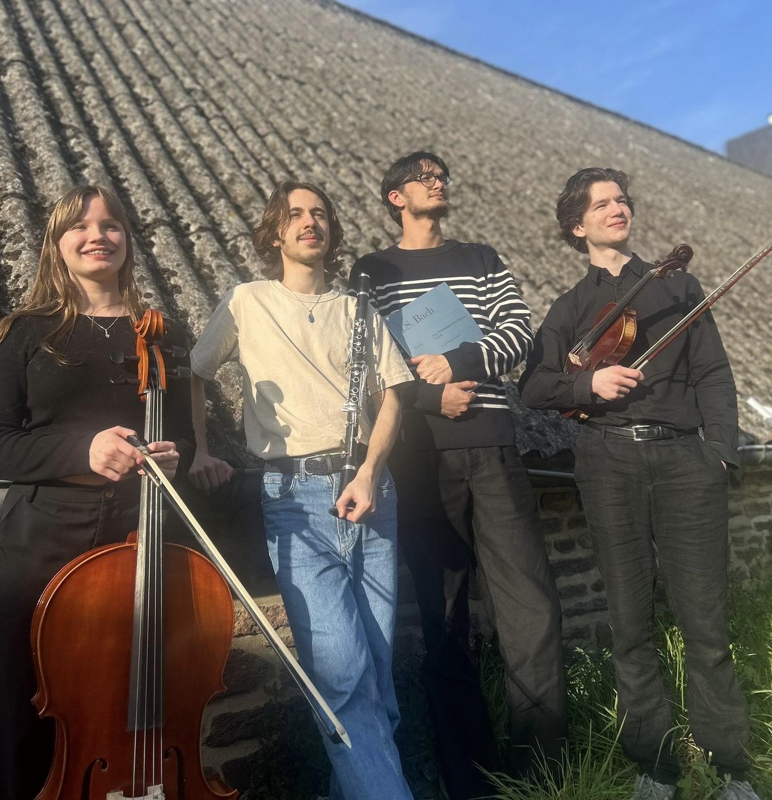 Clarinette Noah Charles, violon Bastien Spire violoncelle An