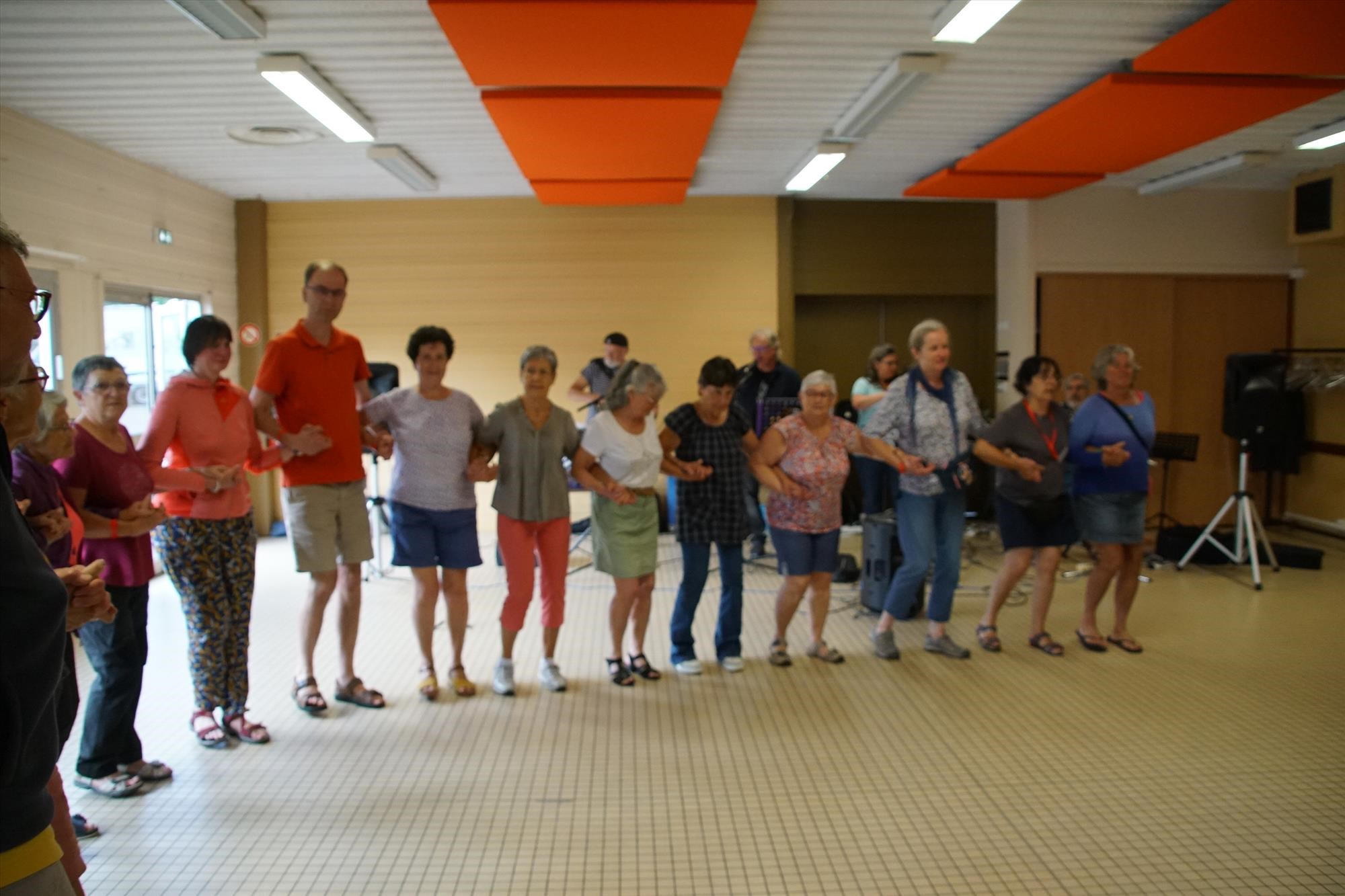 on danse au TROBREIZ
