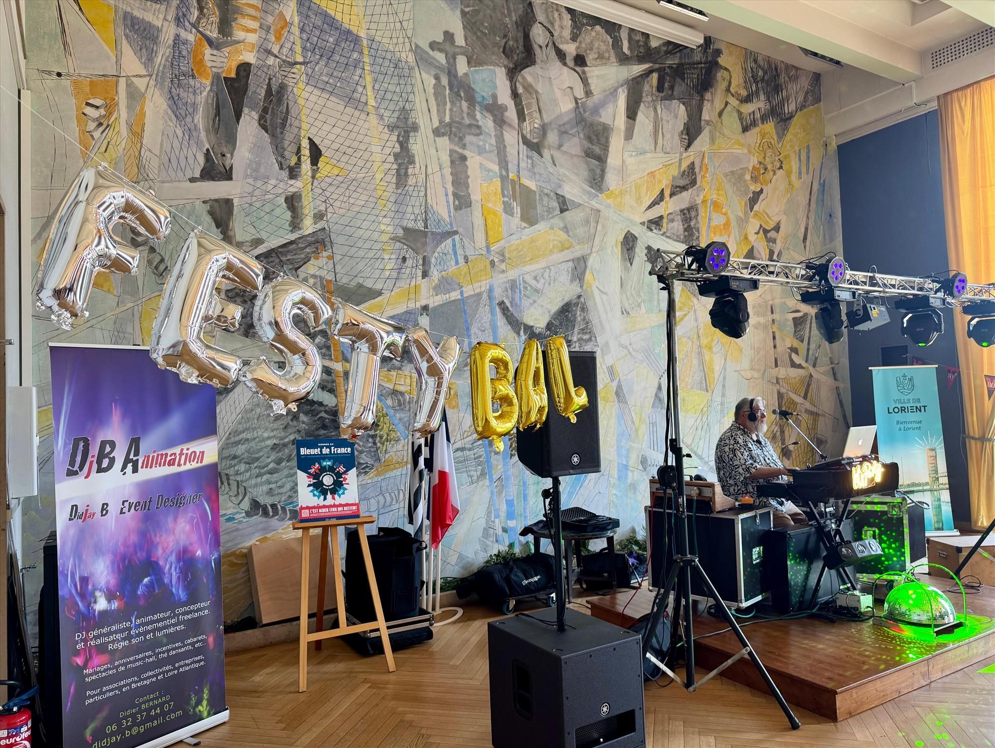 Festybal au salon d'honneur de Lorient