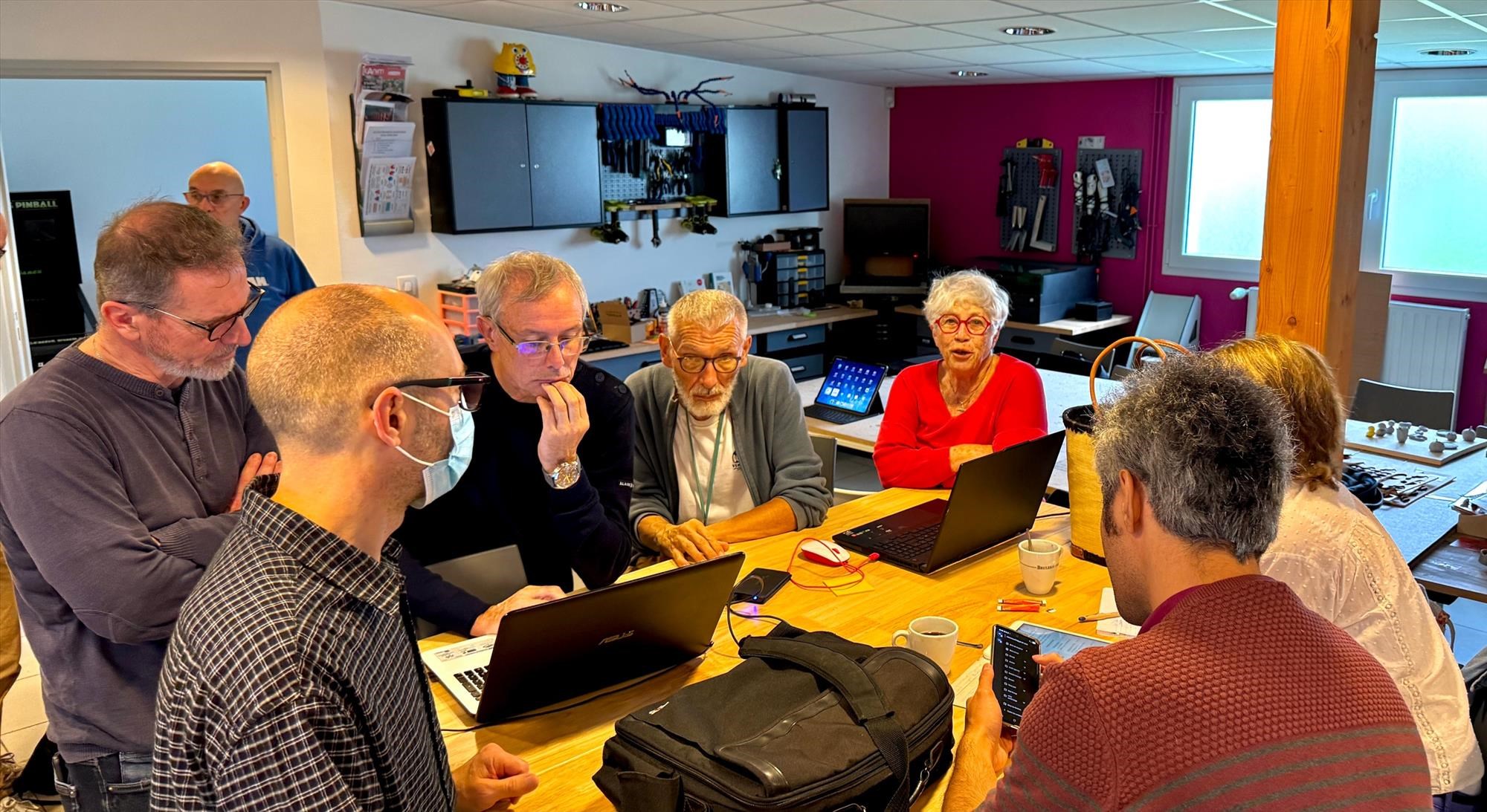 Les échanges sont nombreux.