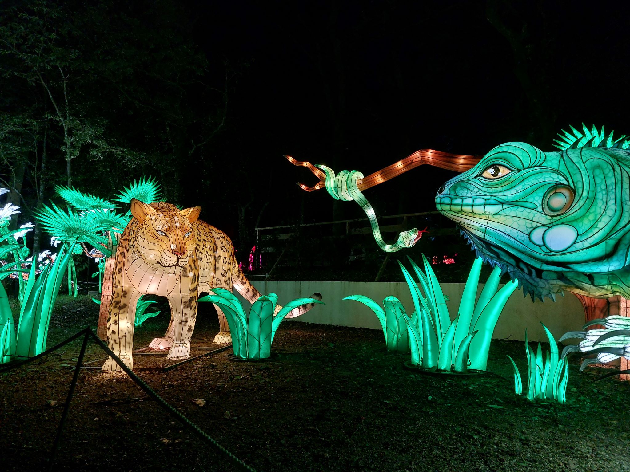 Structures lumineuses des Animaux de Lumière aux Terres de Nataé (Morbihan, 56)