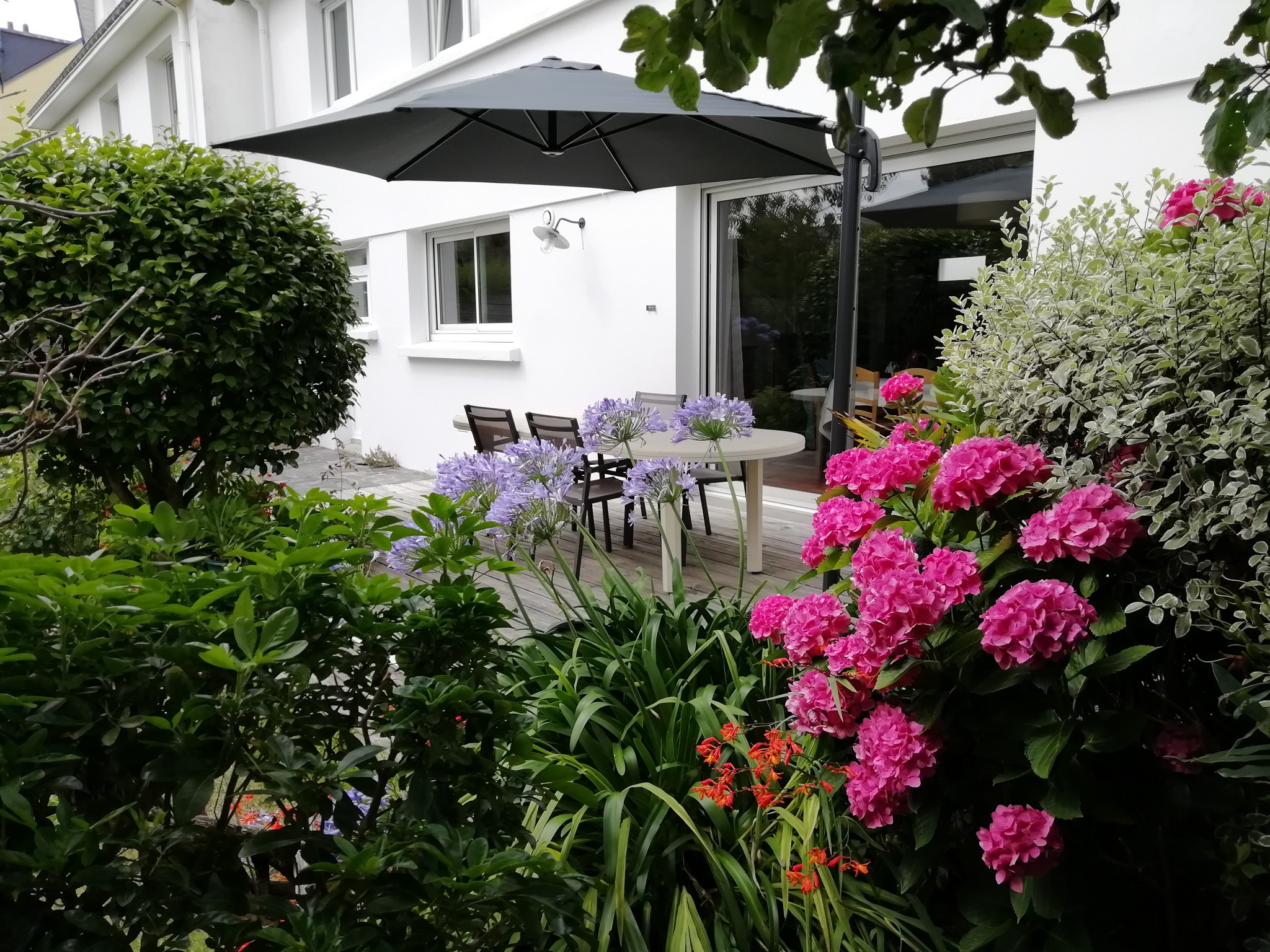 Terrasse ensoleillée, maison 12 personnes, Ploemeur (Morbihan 56)
