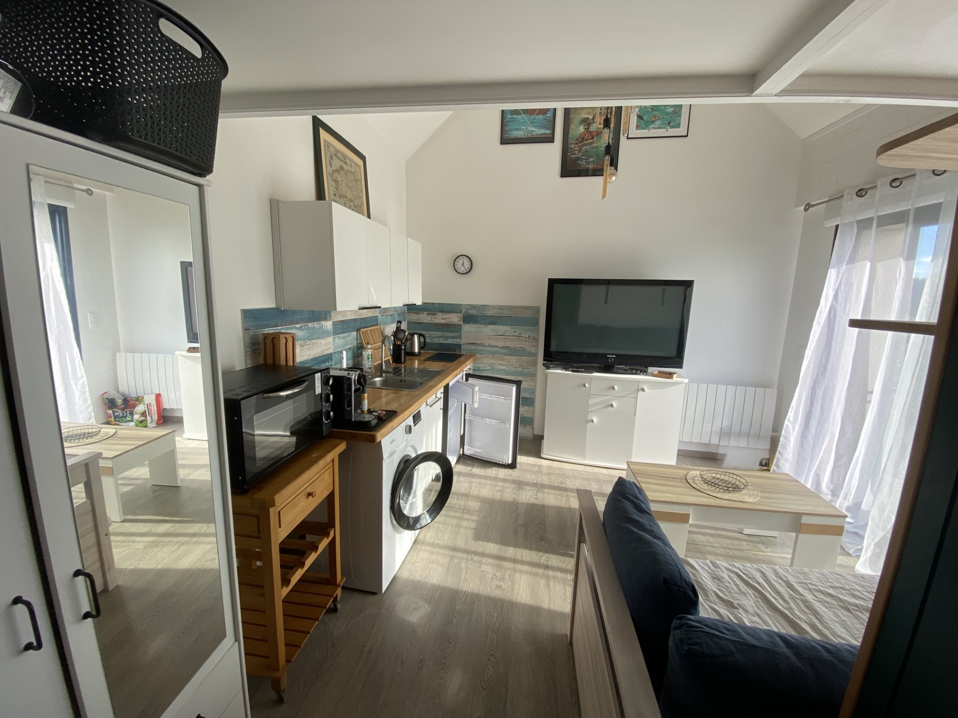 Ty Sioul, Location vacances pour deux personnes sur ile de Groix, cuisine et salon Lorient Bretagne Sud ( Morbihan 56)